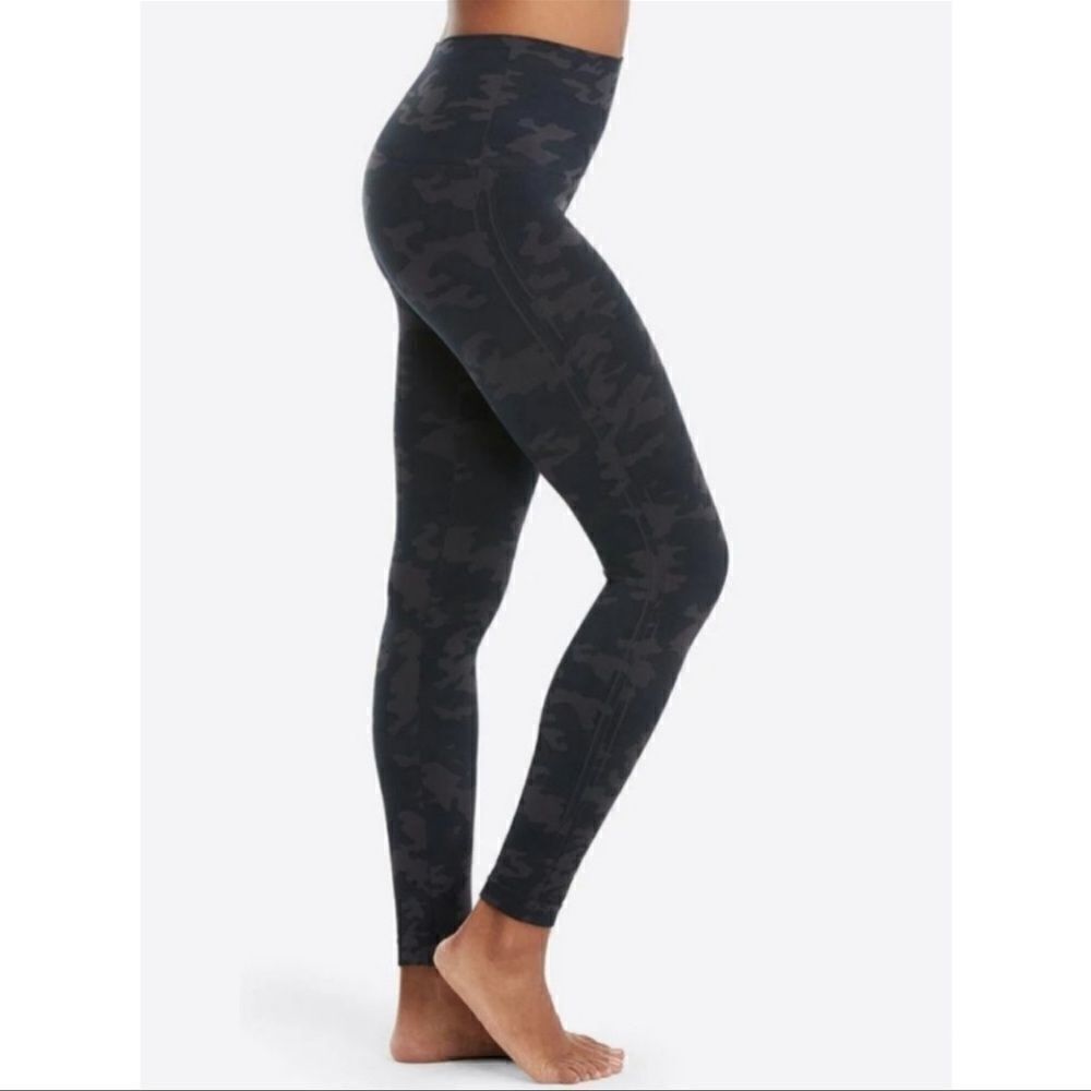 SPANX Black Camo Seamless Leggings M